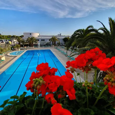 Cormoran 4* Κατόλικα