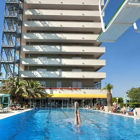 Cormoran Hotel 4*