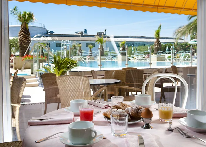 فندق Cormoran 4*